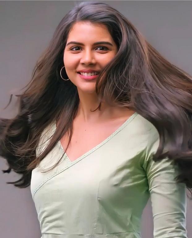 Kalyani Priyadarshan Hot