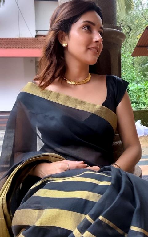 Mahima Nambiar Hot