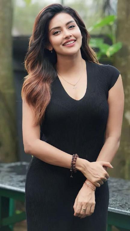 Mahima Hot