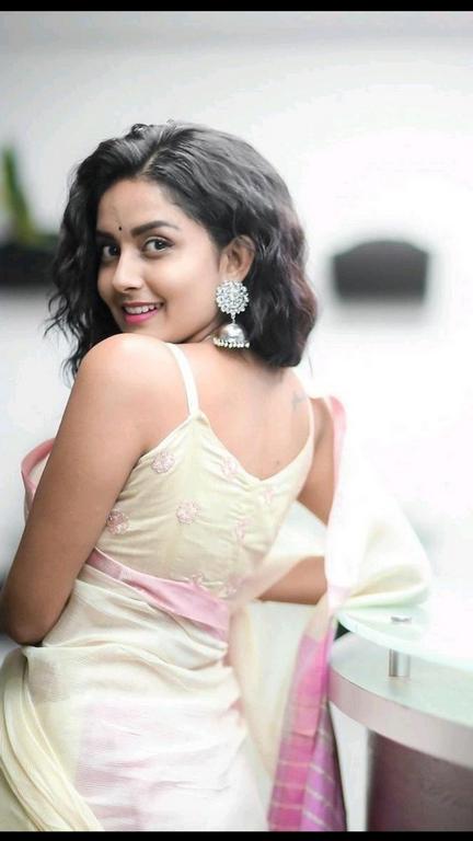 Mahima Nambiar Hot