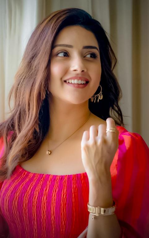Mahima Hot