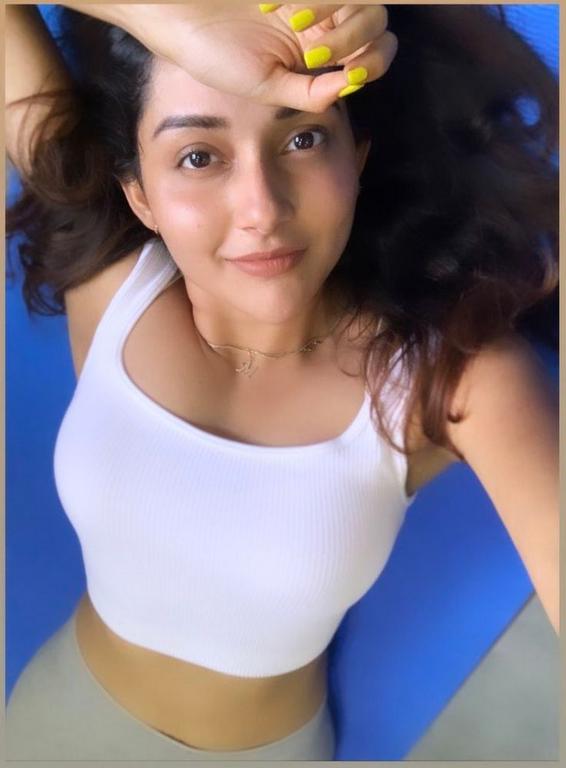 Mahima Nambiar Hot