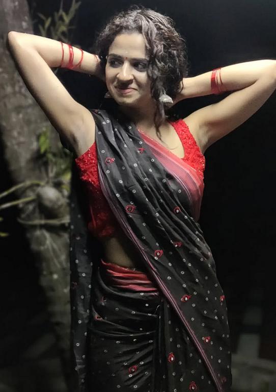 Meenakshi Raveendran Hot Photos