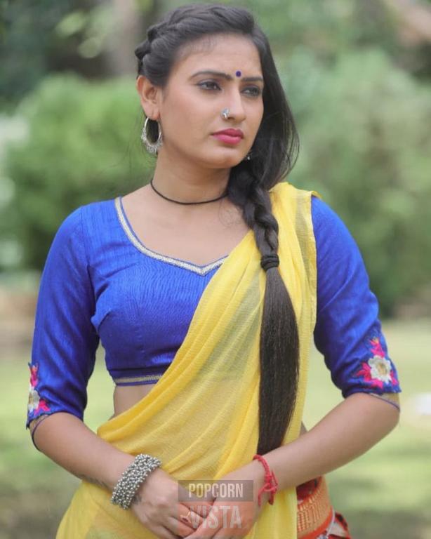 Neha Suthar Hot