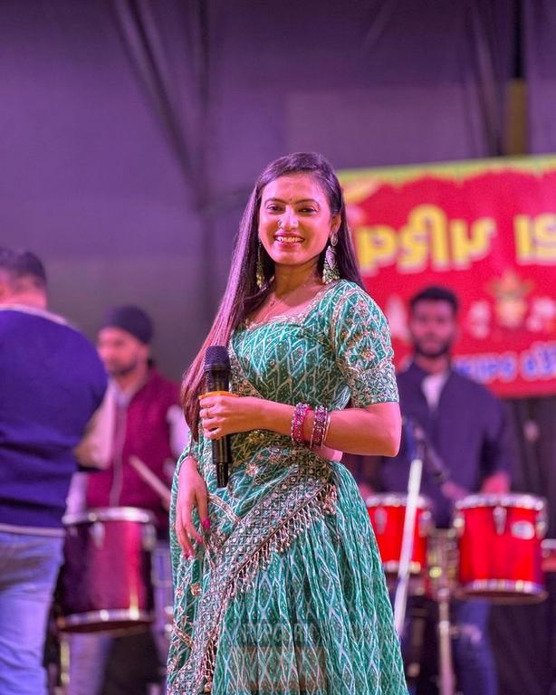 Neha Suthar Hot
