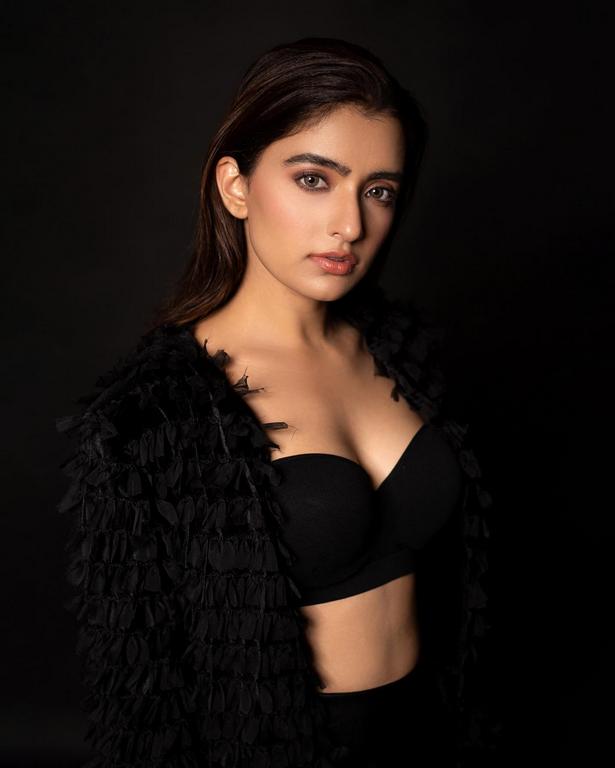Rukshar Dhillon Hot