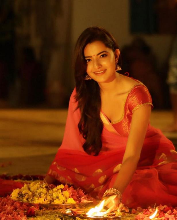 Rukshar Dhillon Hot