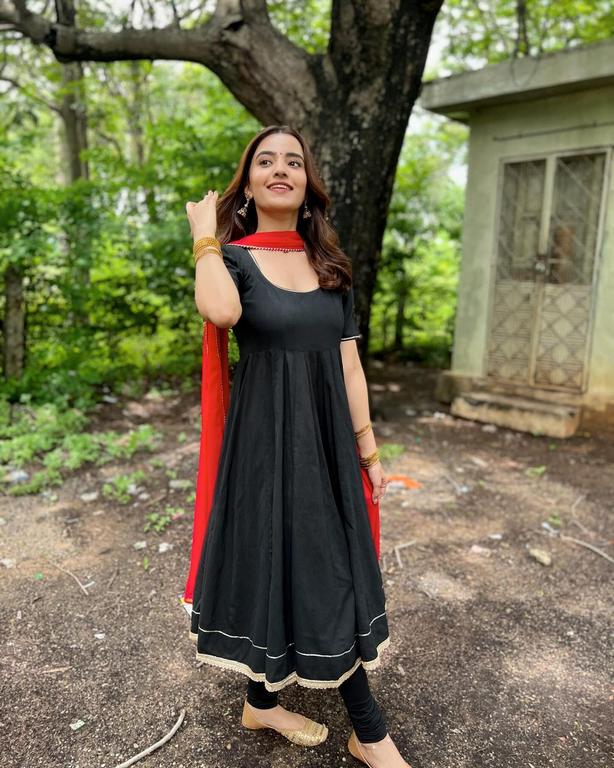 Rukshar Dhillon Hot