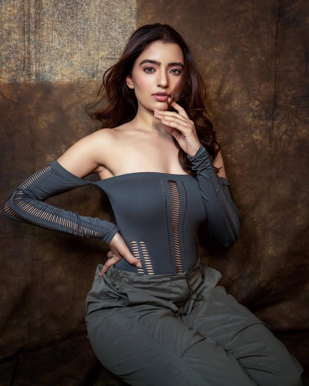 Rukshar Dhillon Hot