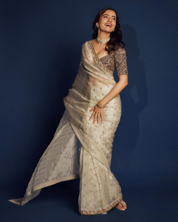 Rukshar Dhillon Hot