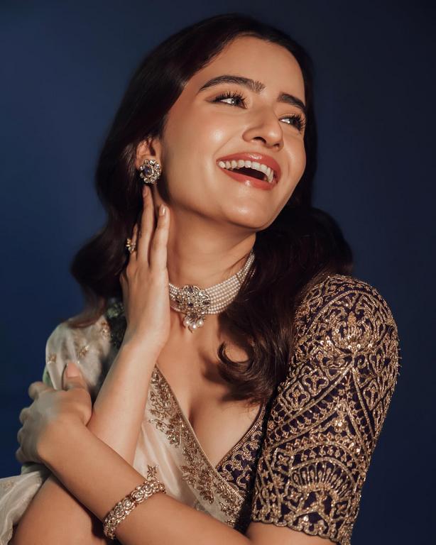 Rukshar Dhillon Hot