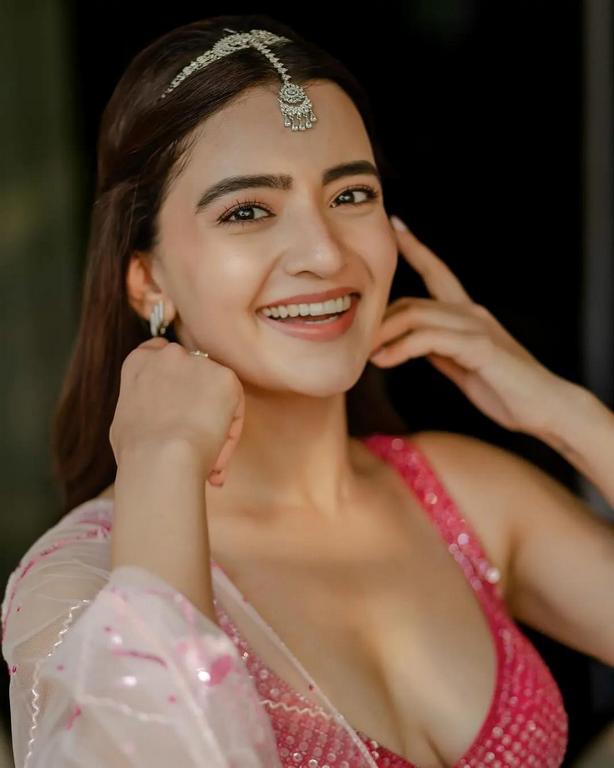 Rukshar Dhillon Hot