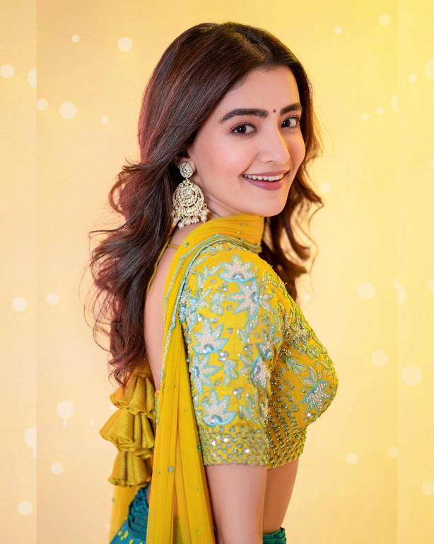Rukshar Dhillon Hot