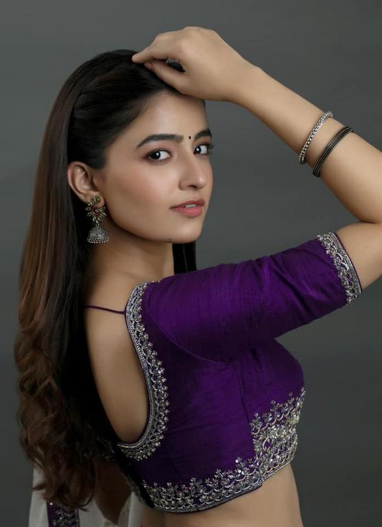 Rukshar Dhillon Hot