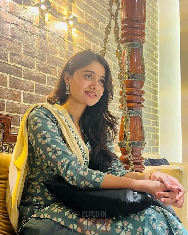 Shraddha Dangar Photos