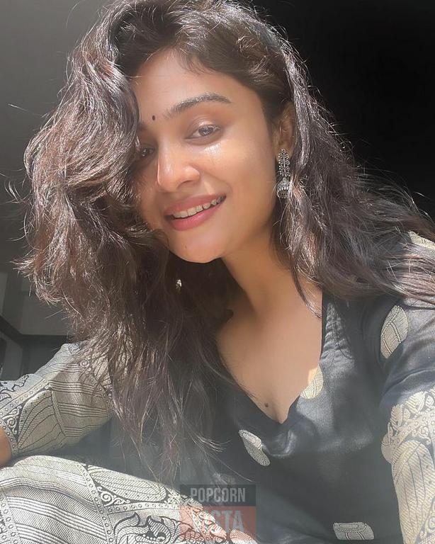 Shraddha Dangar Photos