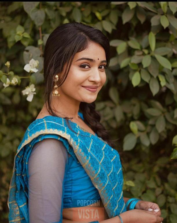 Shraddha Dangar Photos