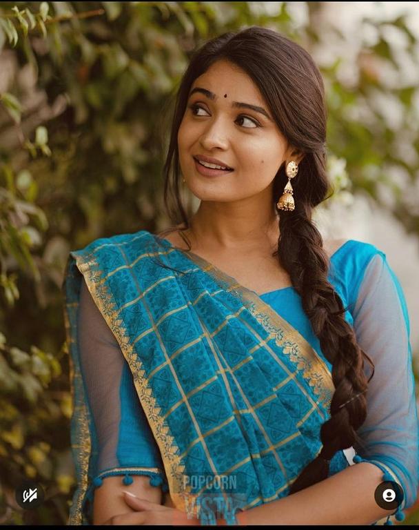 Shraddha Dangar Photos