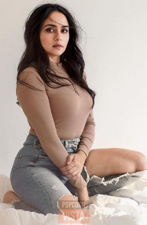 Amruta Khanvilkar hot