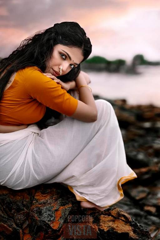 Shriya Pilgaonkar Hot Photos